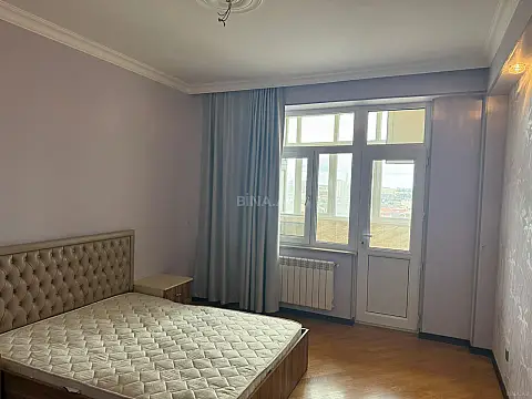 Satılır 4 otaqlı mənzil 150 m²