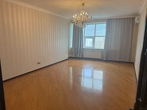 Satılır 4 otaqlı mənzil 150 m²