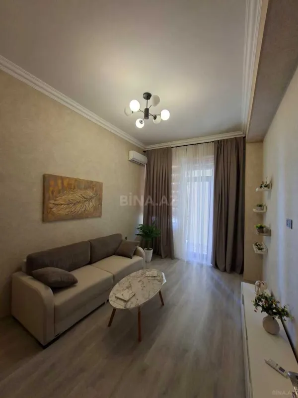 Kirayə verilir 2 otaqlı mənzil 75 m²