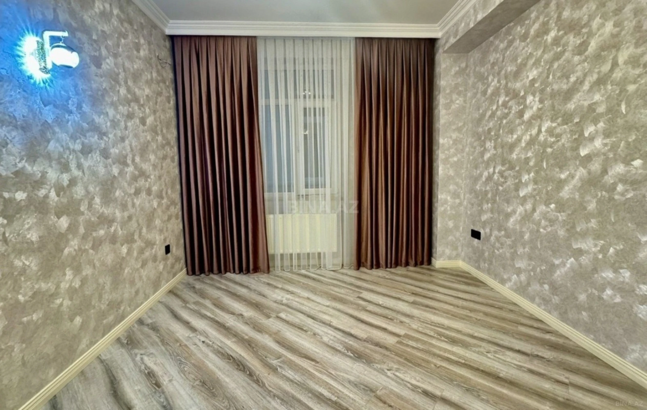 Satılır 3 otaqlı mənzil 98 m²