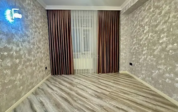Satılır 3 otaqlı mənzil 98 m²