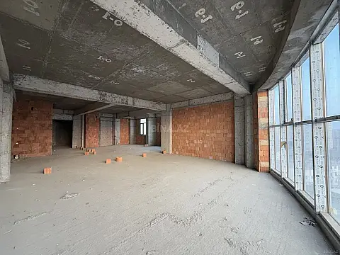 Satılır 4 otaqlı mənzil 200 m²