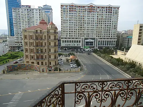 Kirayə verilir obyekt 254 m²