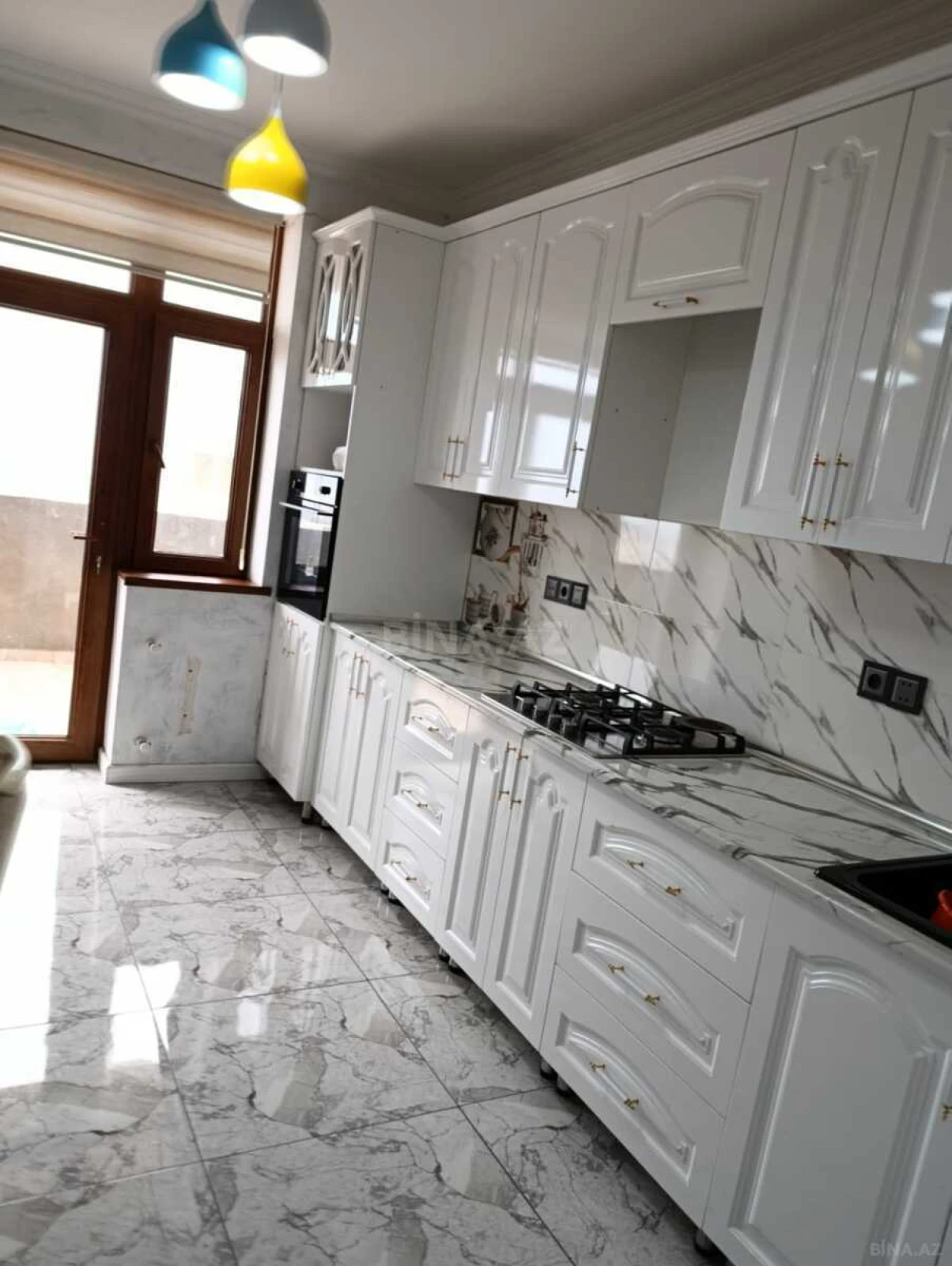 Satılır 4 otaqlı mənzil 150 m²