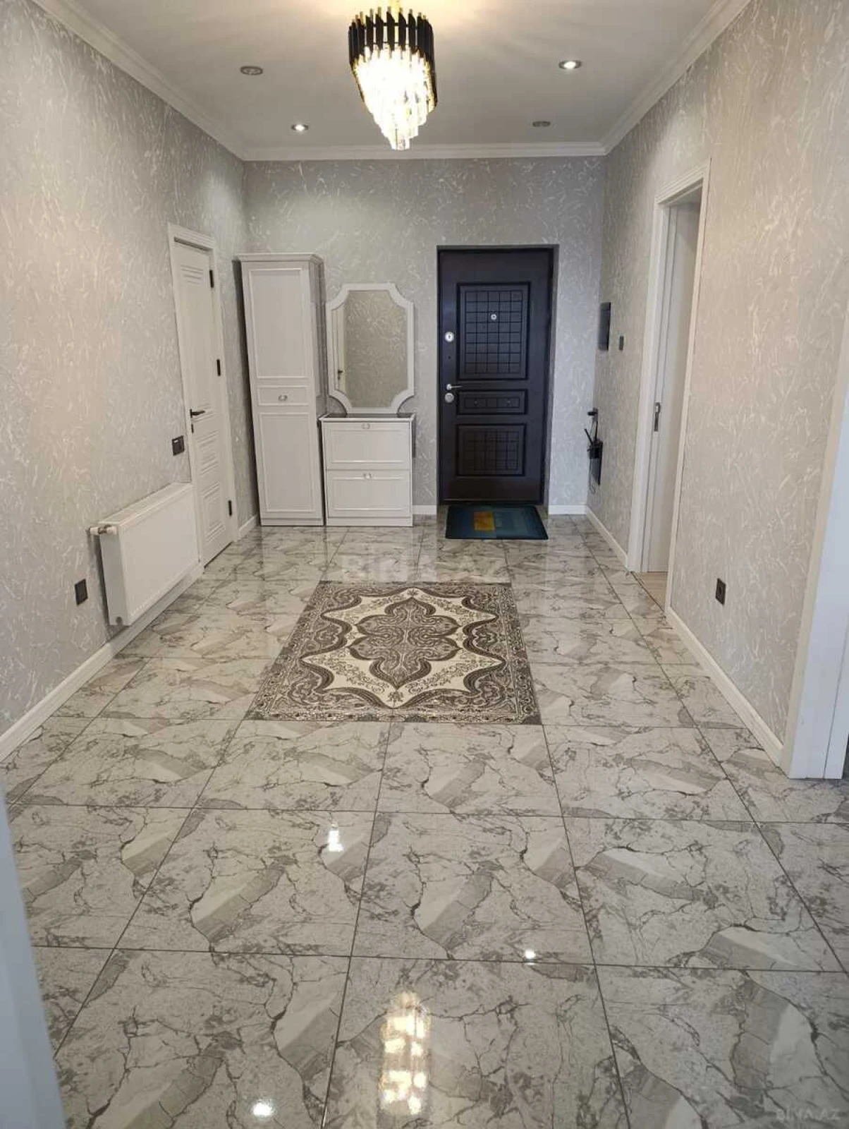 Satılır 4 otaqlı mənzil 150 m²