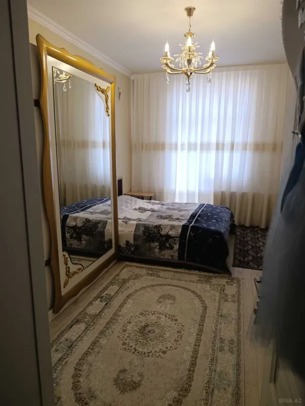 Satılır 4 otaqlı mənzil 150 m²