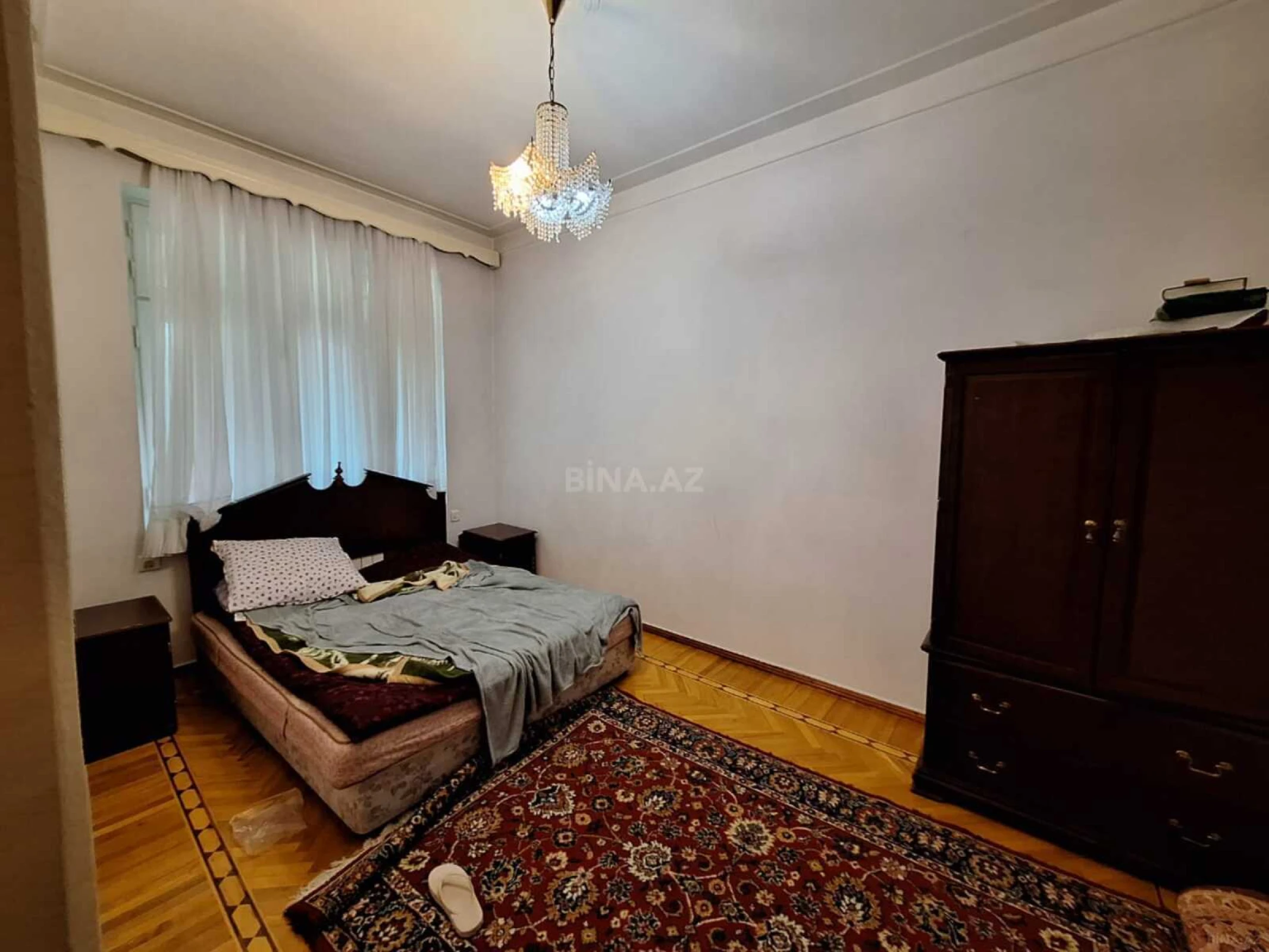 Satılır 4 otaqlı mənzil 200 m²