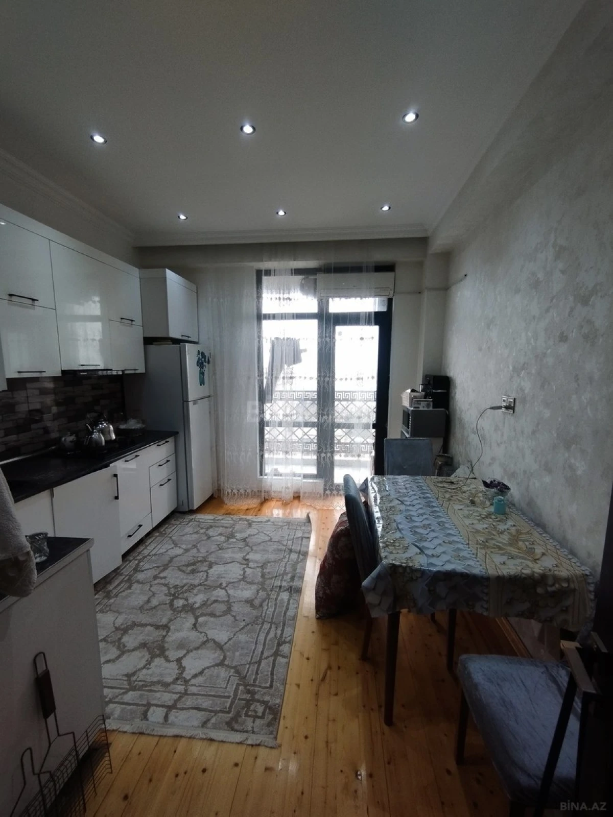 Satılır 3 otaqlı mənzil 107 m²