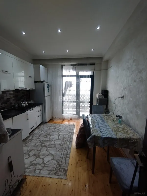 Satılır 3 otaqlı mənzil 107 m²