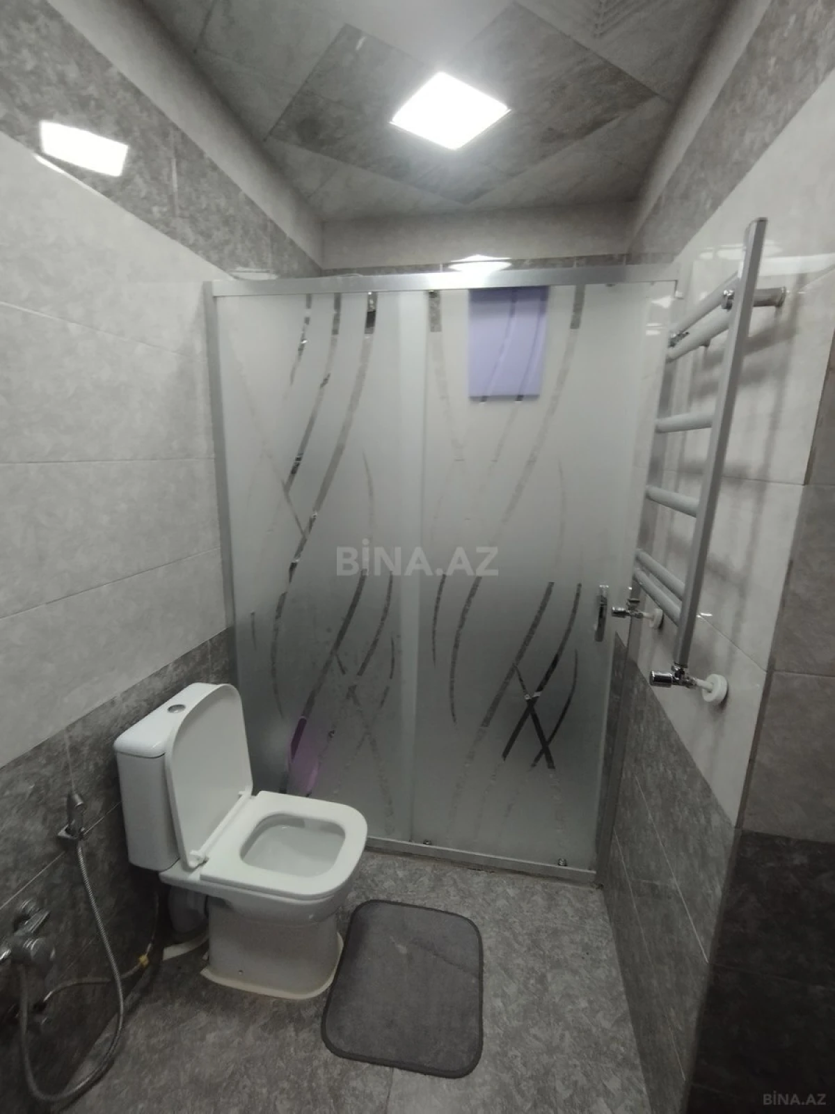 Satılır 3 otaqlı mənzil 107 m²