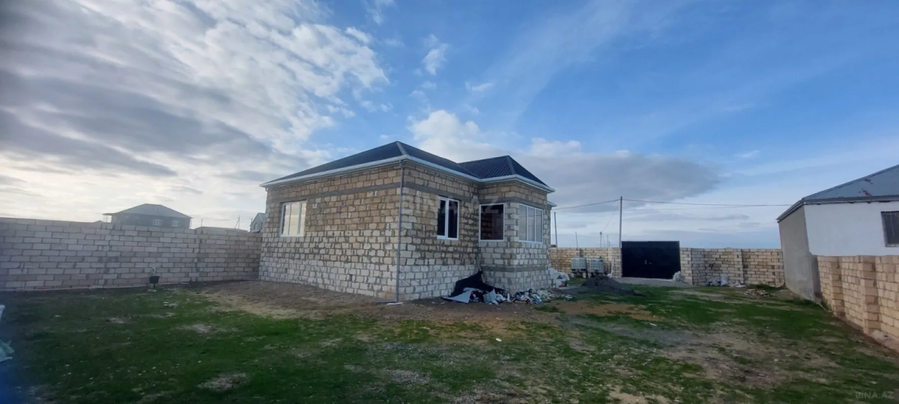 Satılır 3 otaqlı həyət evi 100 m²