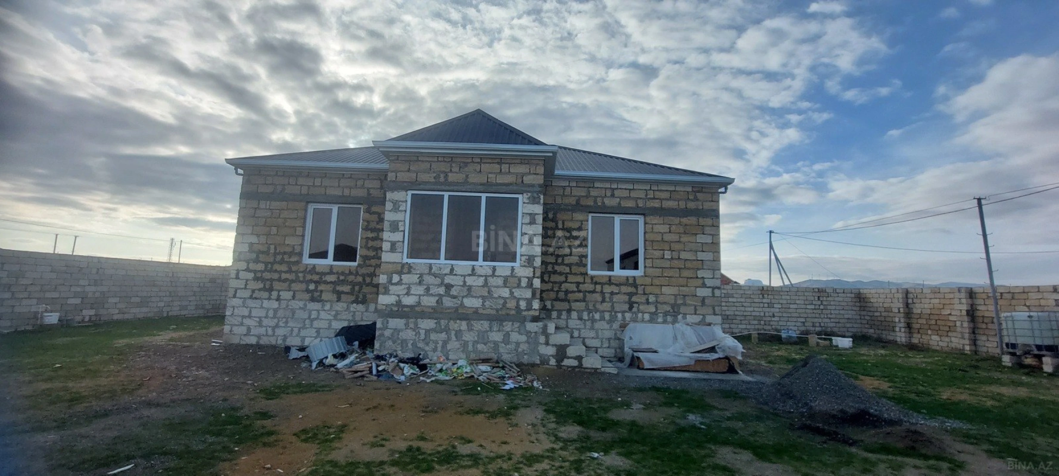 Satılır 3 otaqlı həyət evi 100 m²