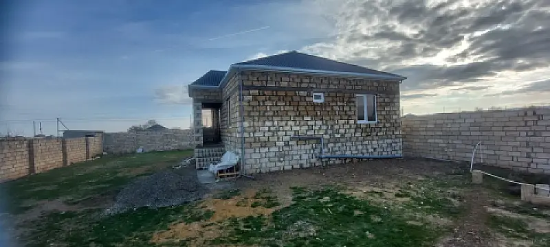 Satılır 3 otaqlı həyət evi 100 m²