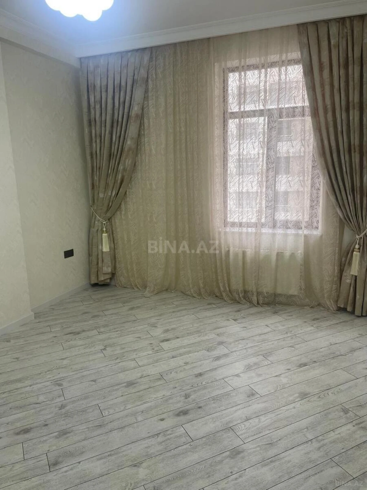 Satılır 2 otaqlı mənzil 95 m²
