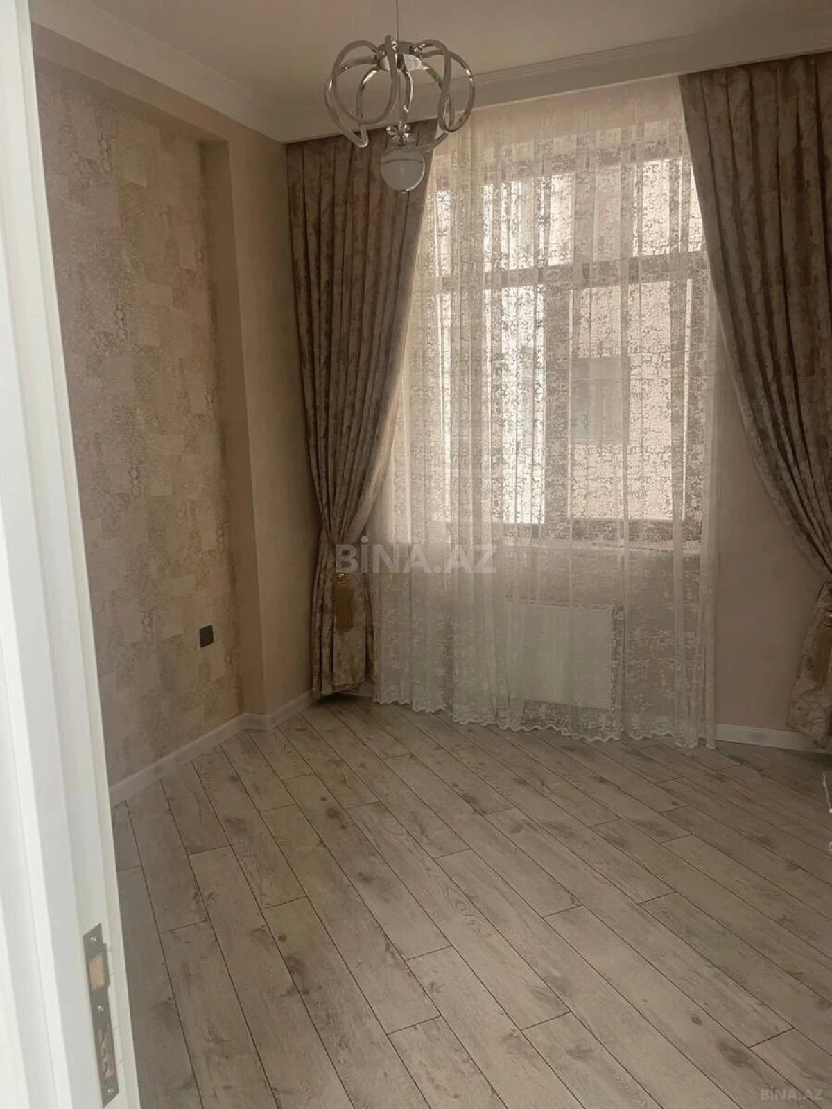 Satılır 2 otaqlı mənzil 95 m²