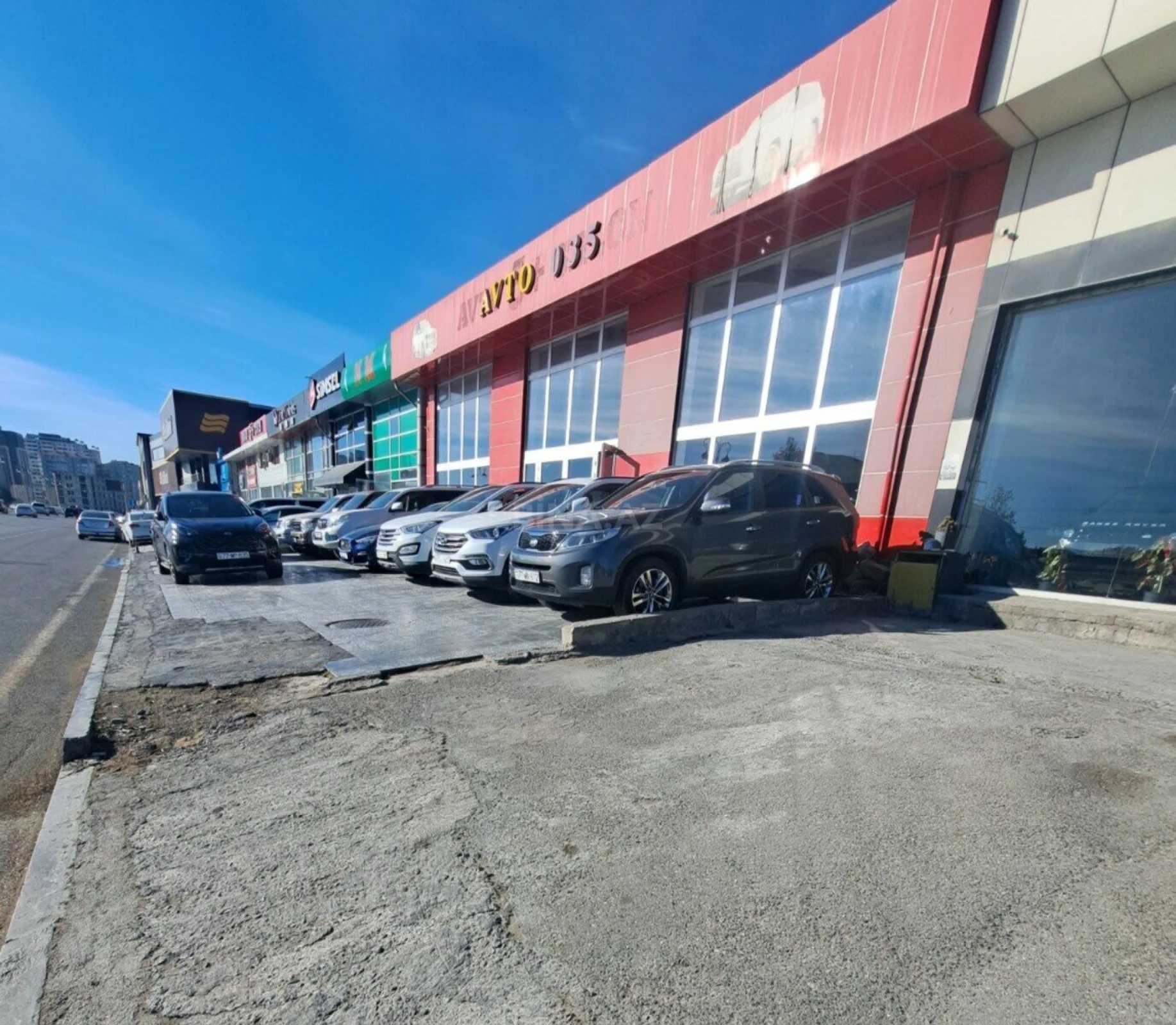 Kirayə verilir obyekt 290 m²