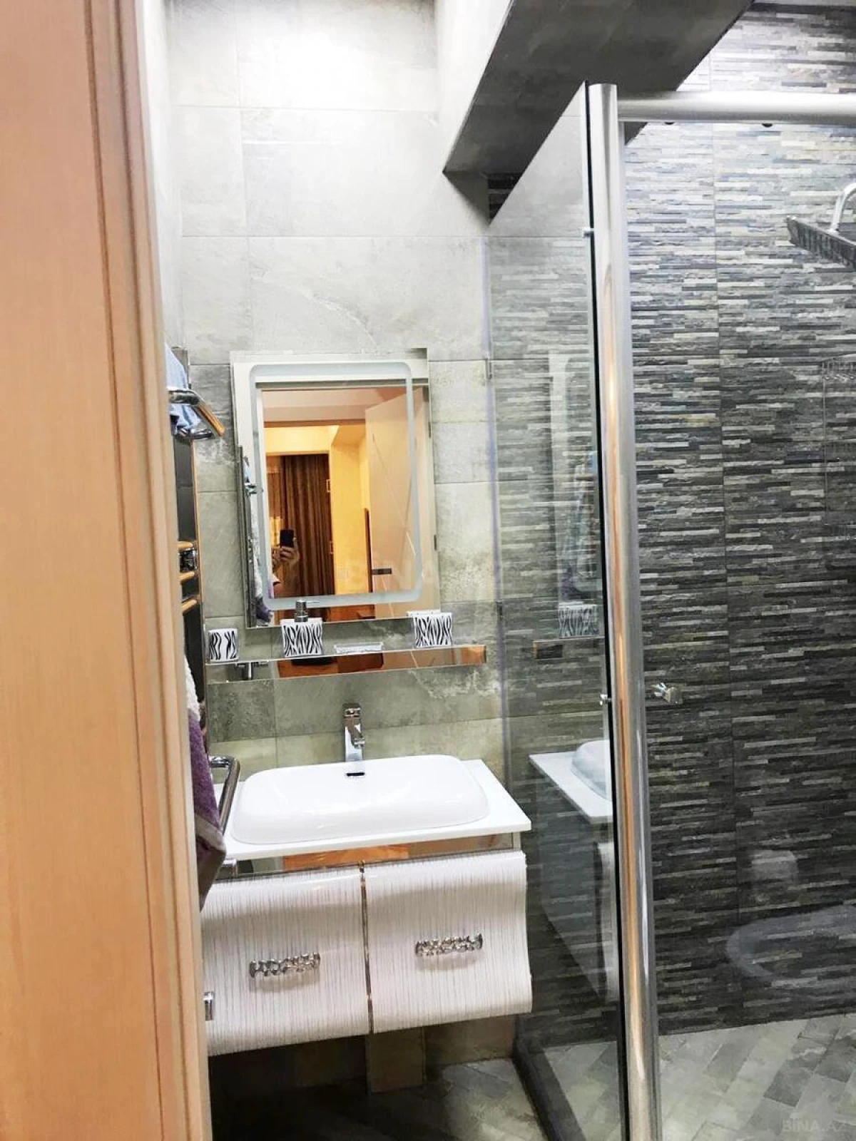 Satılır 2 otaqlı mənzil 78 m²