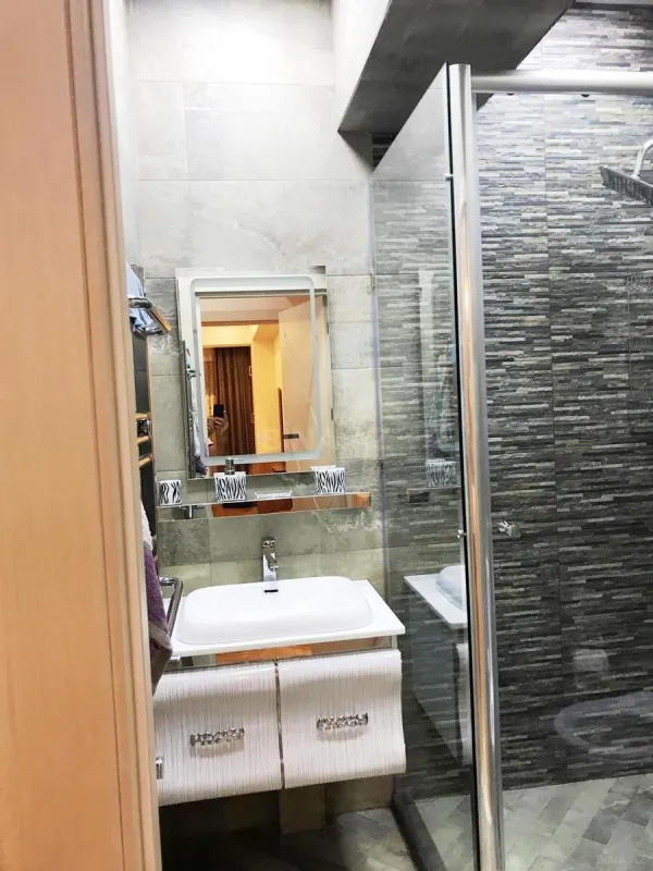 Satılır 2 otaqlı mənzil 78 m²