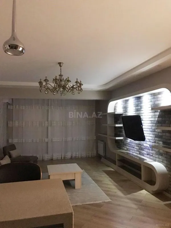 Satılır 2 otaqlı mənzil 78 m²