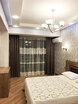 Satılır 2 otaqlı mənzil 78 m²