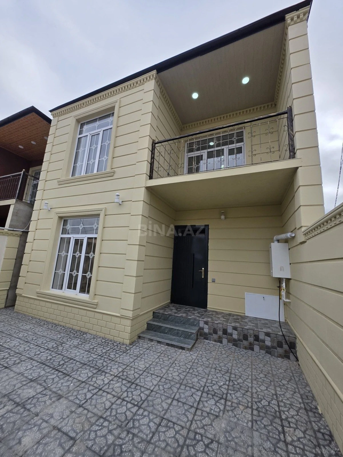 Satılır 6 otaqlı həyət evi 120 m²