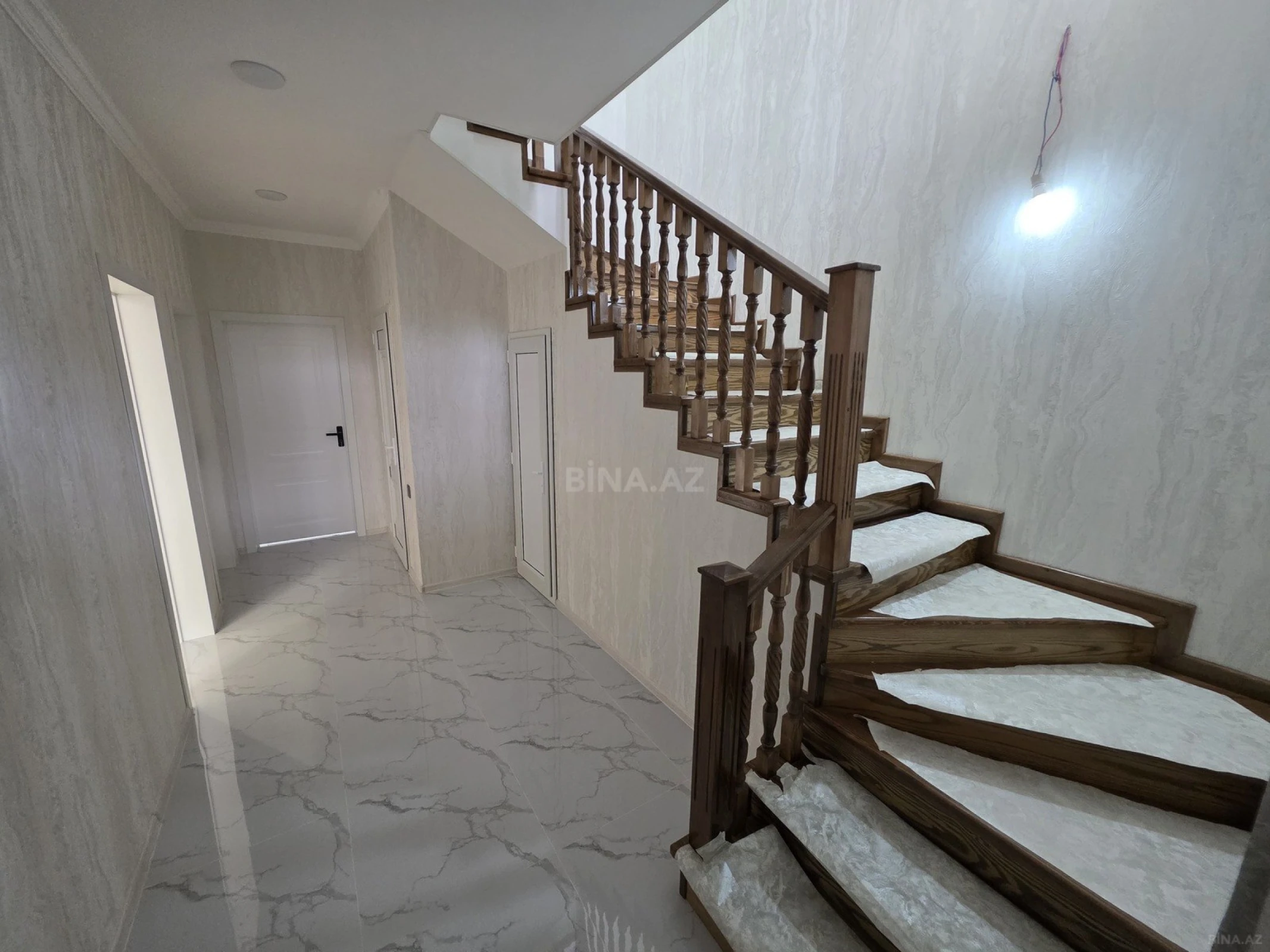 Satılır 6 otaqlı həyət evi 120 m²