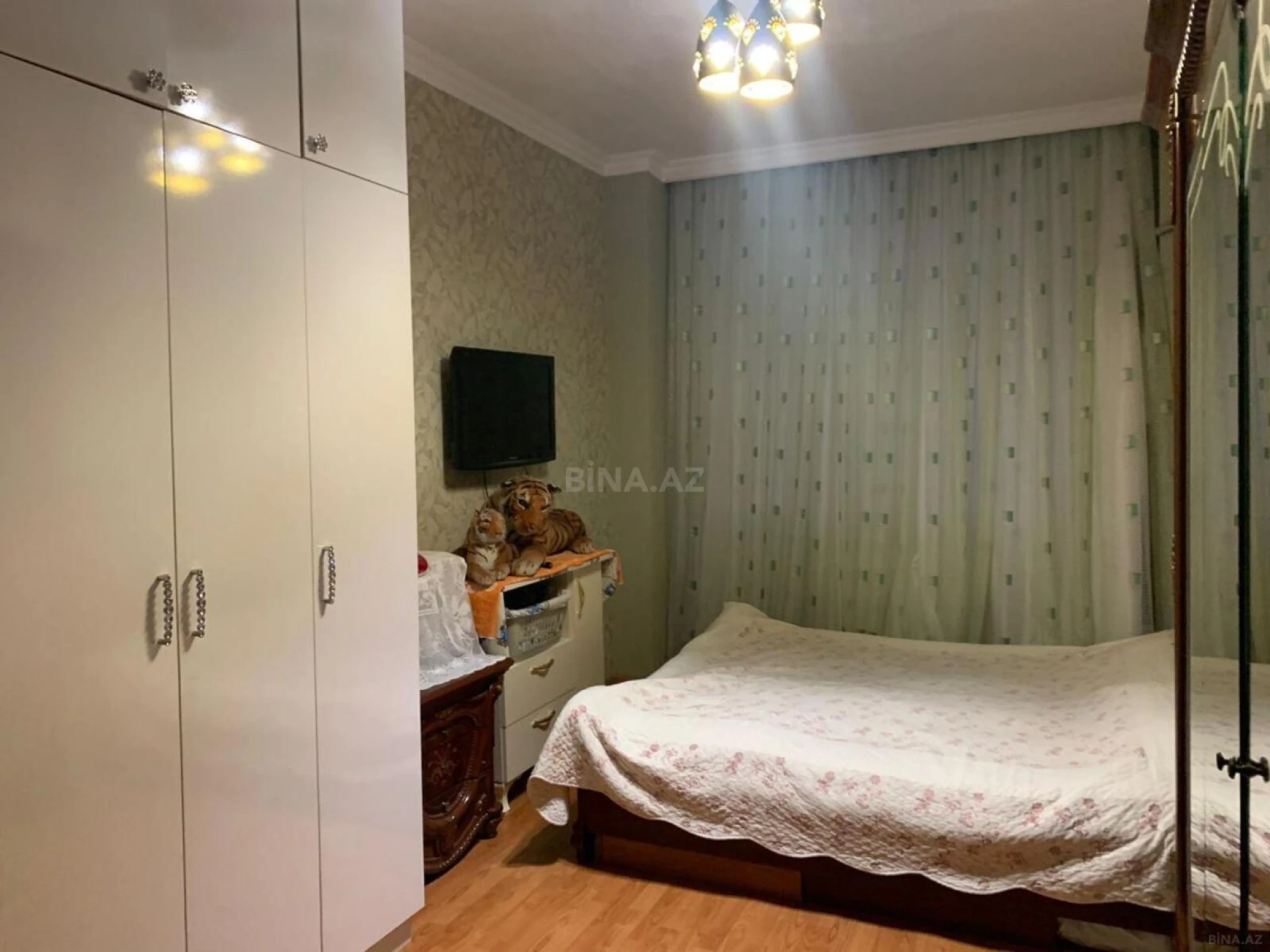 Kirayə verilir 2 otaqlı mənzil 80 m²