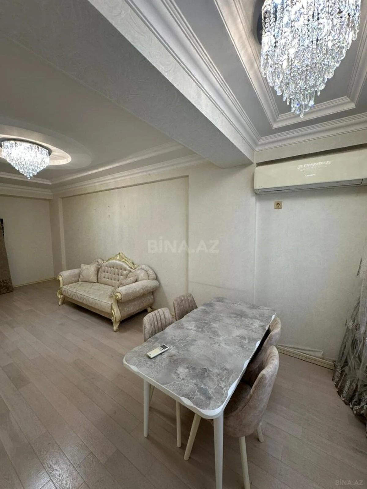 Satılır 2 otaqlı mənzil 71 m²
