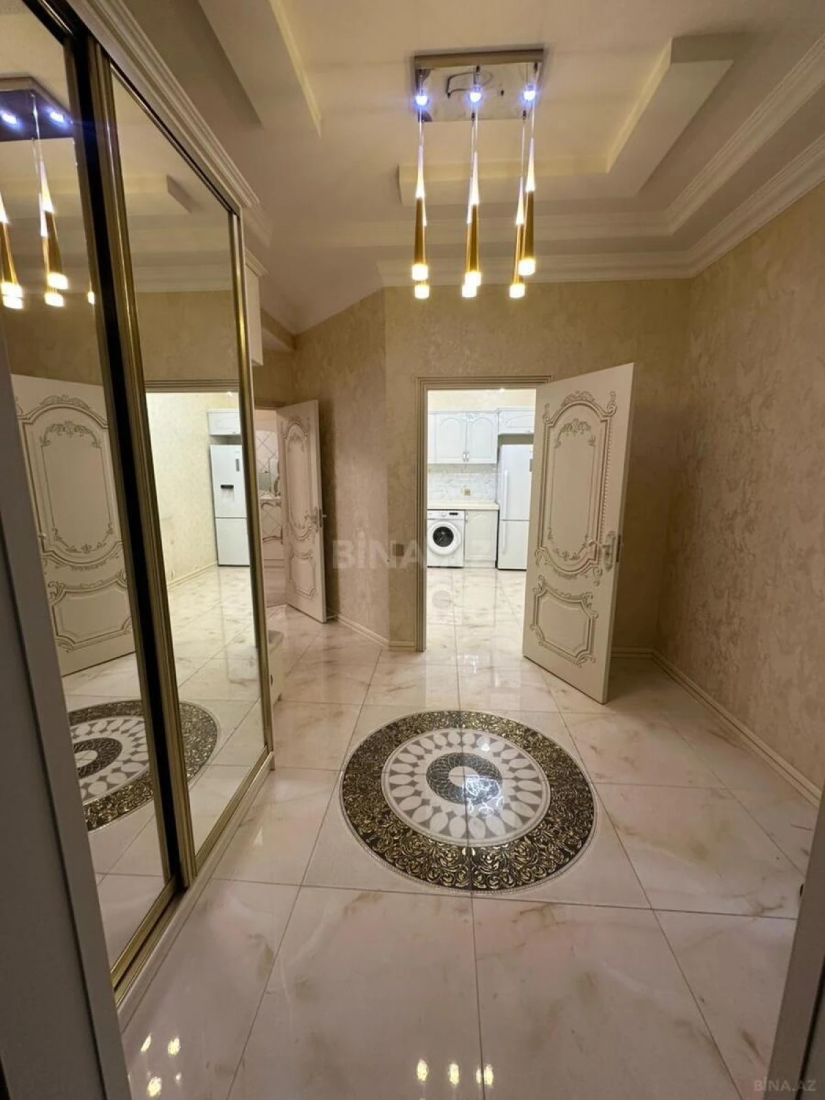 Satılır 2 otaqlı mənzil 71 m²