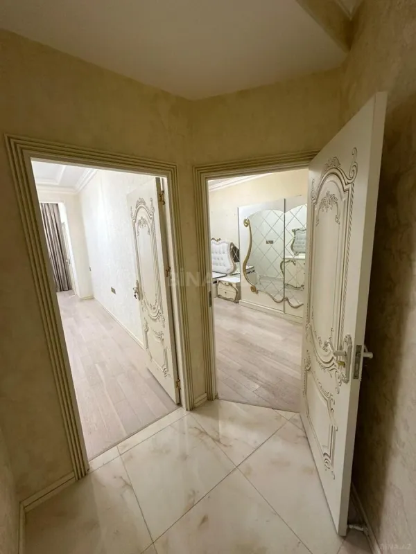 Satılır 2 otaqlı mənzil 71 m²