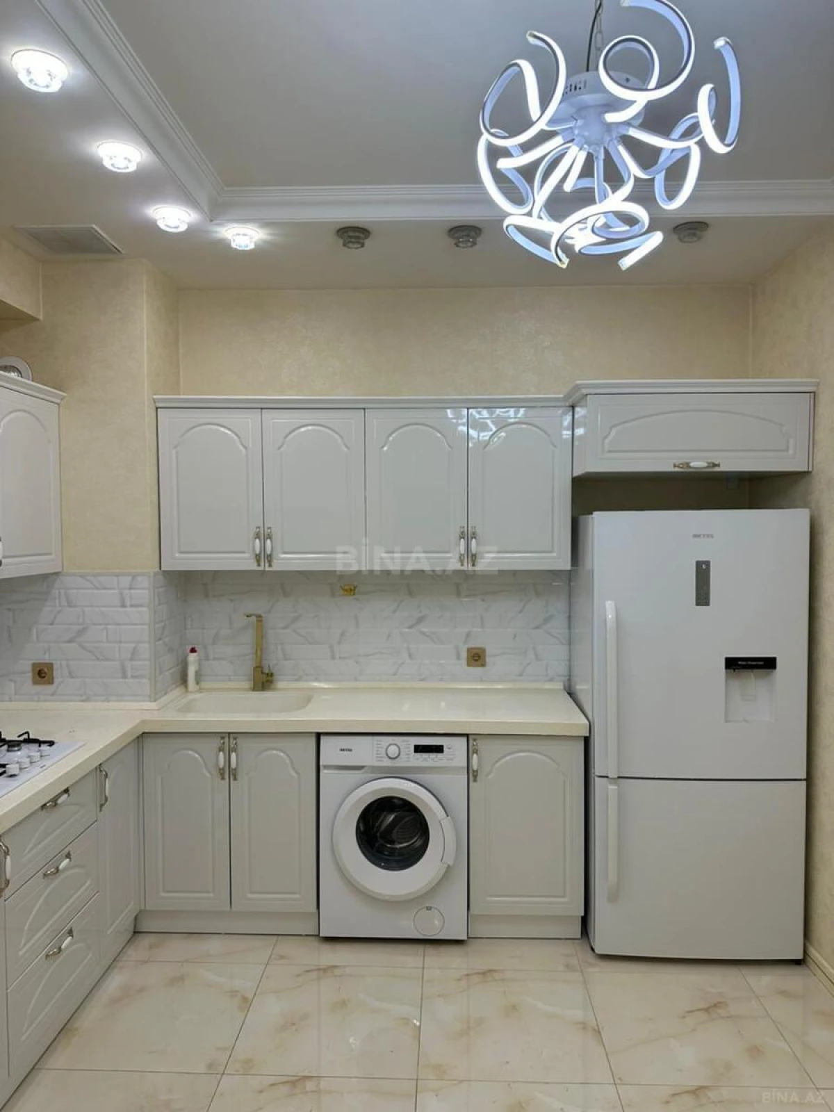 Satılır 2 otaqlı mənzil 71 m²
