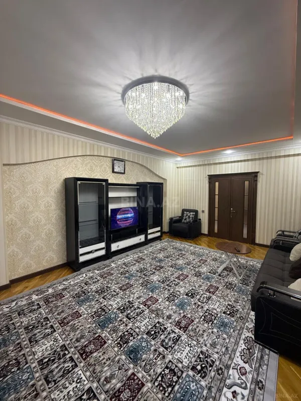 Kirayə verilir 2 otaqlı mənzil 80 m²