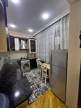 Kirayə verilir 2 otaqlı mənzil 80 m²