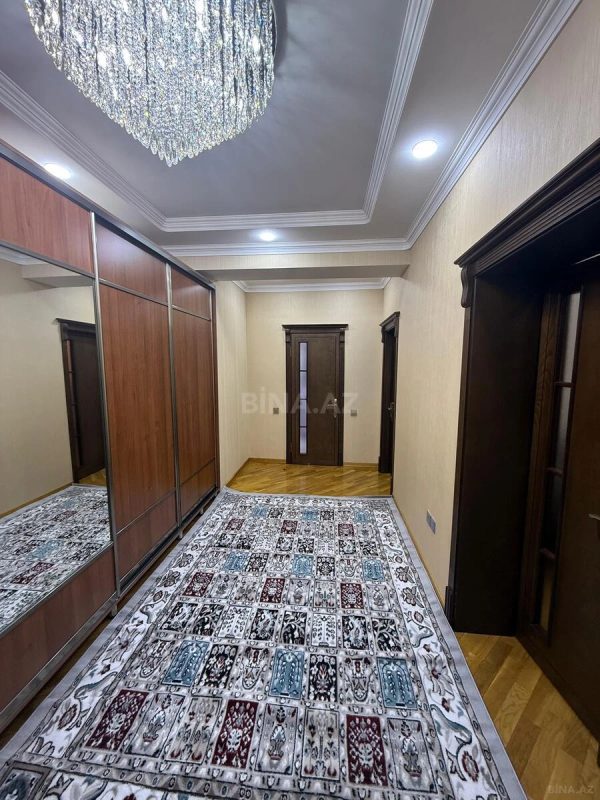 Kirayə verilir 2 otaqlı mənzil 80 m²