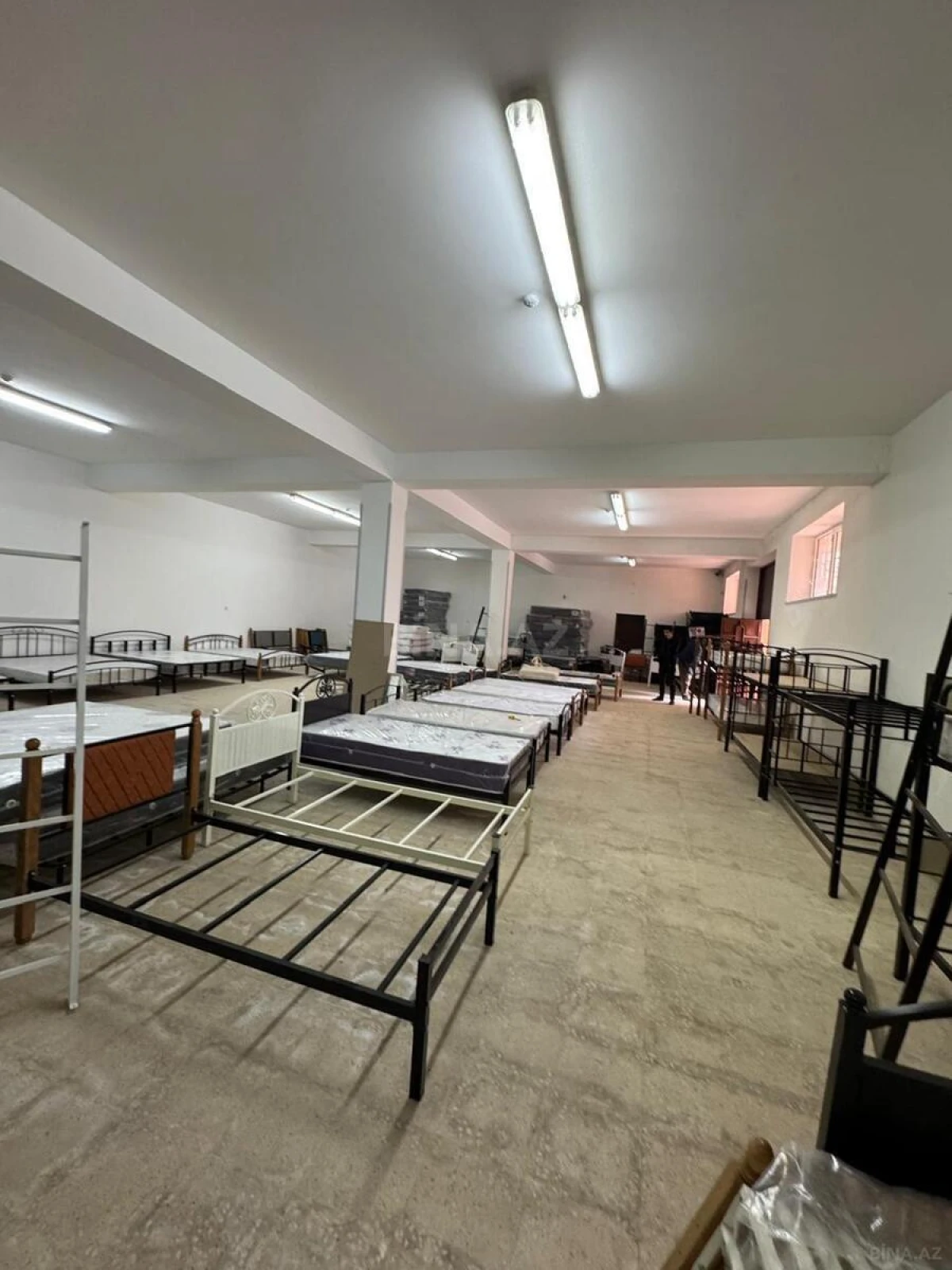 Kirayə verilir obyekt 900 m²