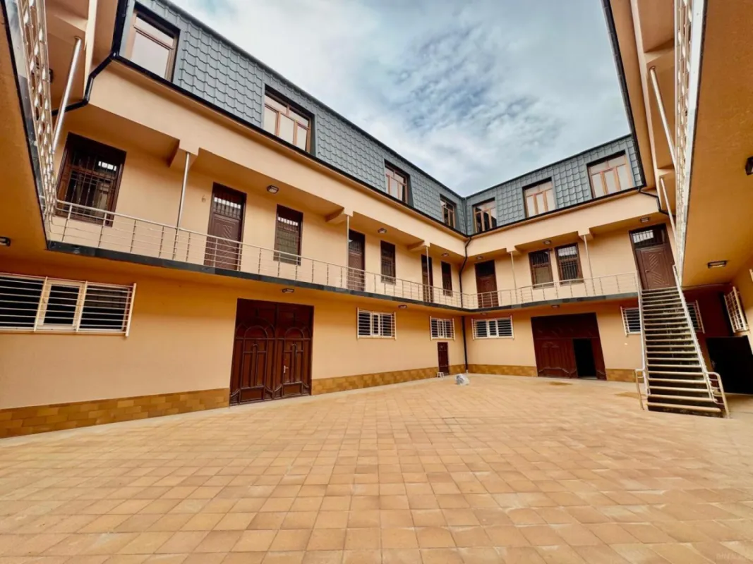 Kirayə verilir obyekt 900 m²