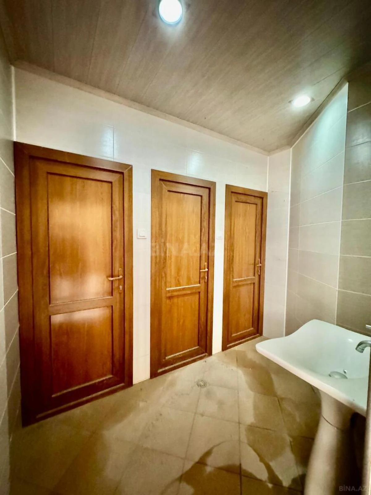 Kirayə verilir obyekt 900 m²