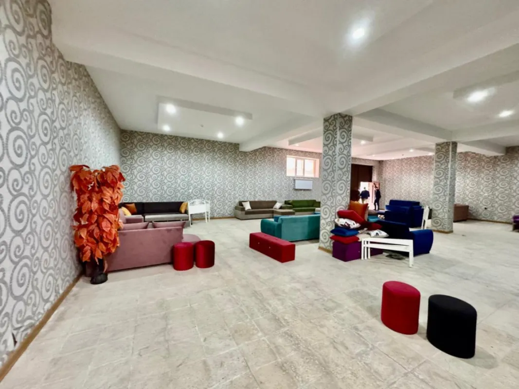 Kirayə verilir obyekt 900 m²