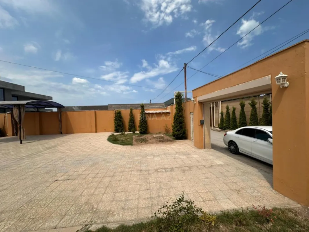 Satılır 5 otaqlı həyət evi 360 m²