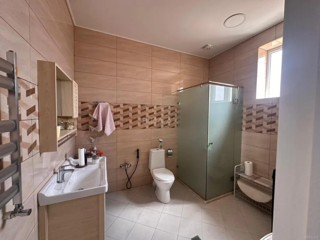 Satılır 5 otaqlı həyət evi 360 m²