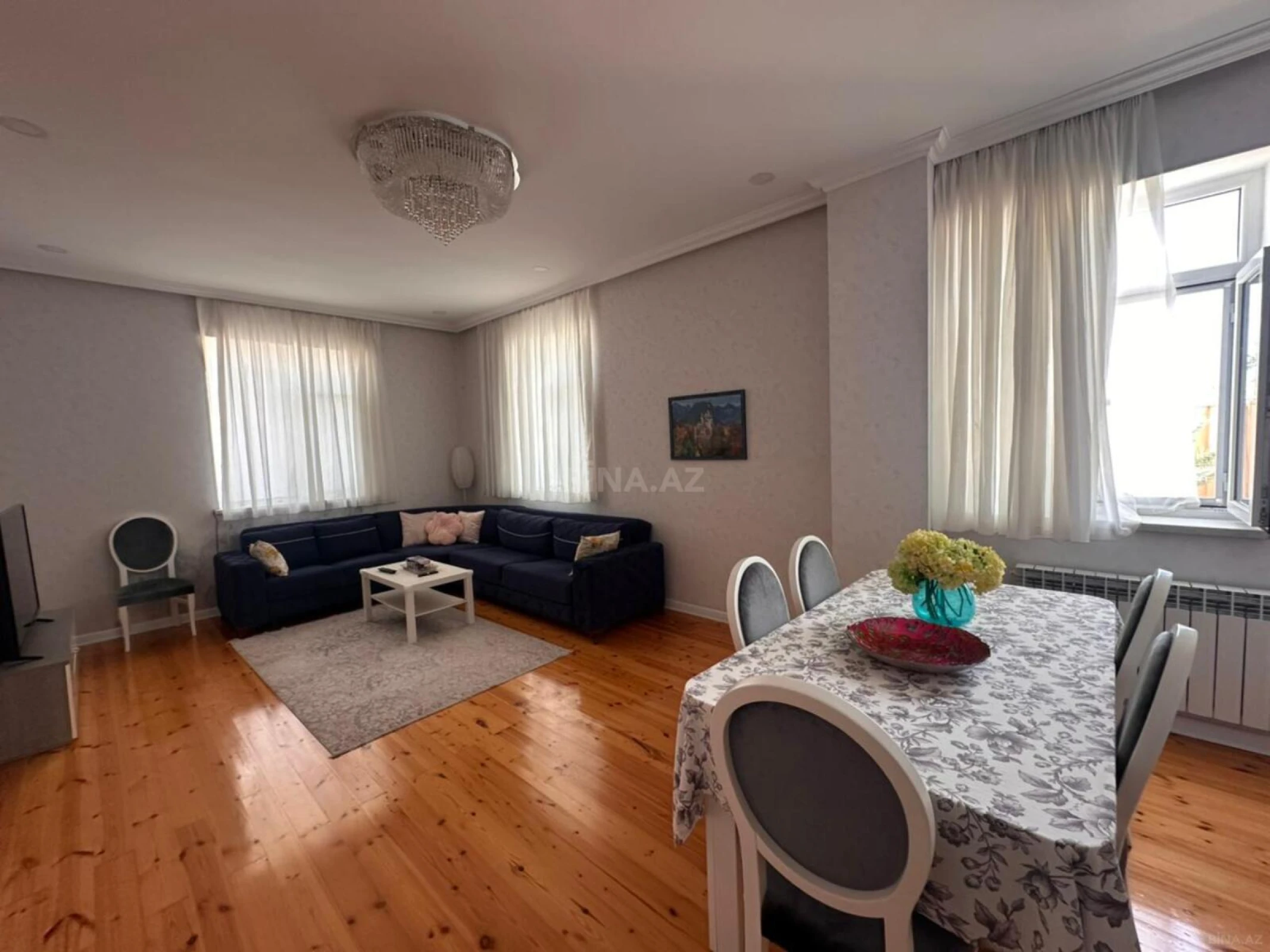 Satılır 5 otaqlı həyət evi 360 m²