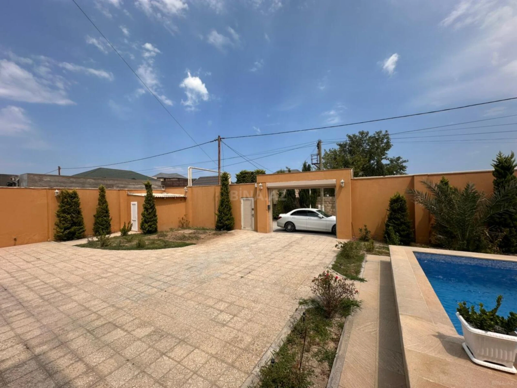 Satılır 5 otaqlı həyət evi 360 m²