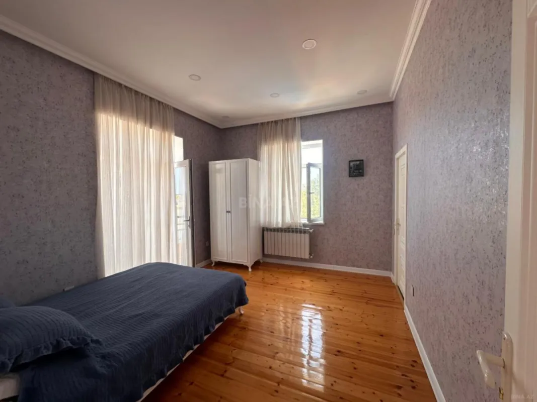 Satılır 5 otaqlı həyət evi 360 m²