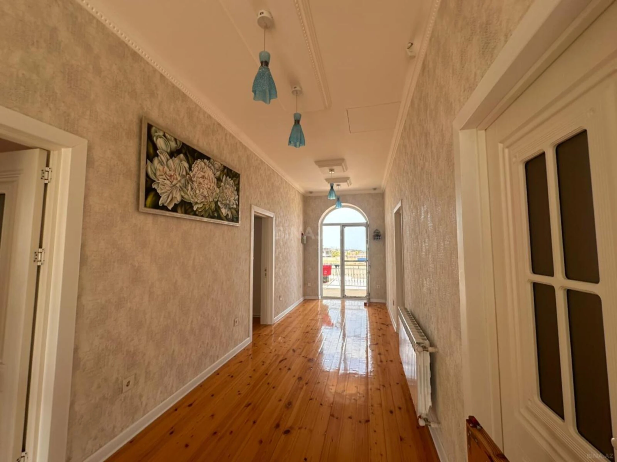 Satılır 5 otaqlı həyət evi 360 m²