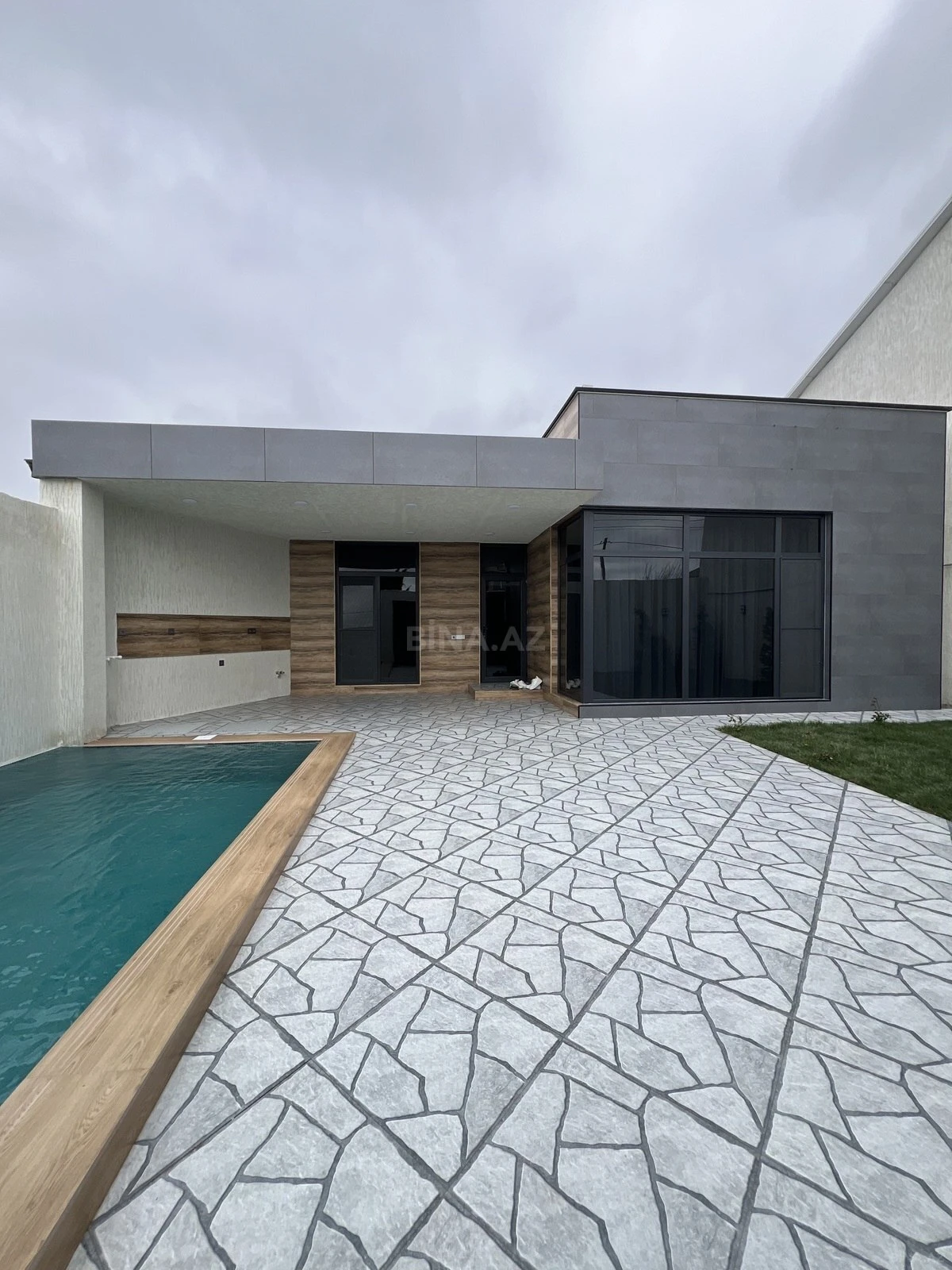 Satılır 4 otaqlı həyət evi 130 m²