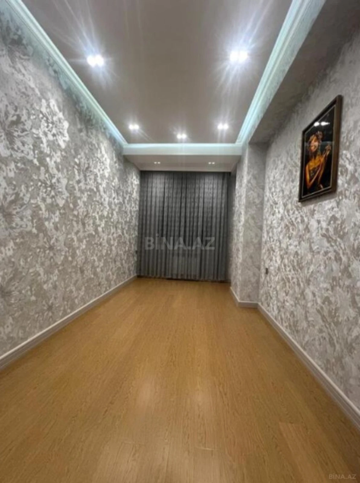 Satılır 2 otaqlı mənzil 76 m²