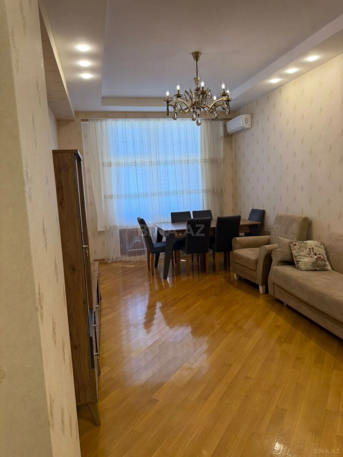 Kirayə verilir 2 otaqlı mənzil 96 m²