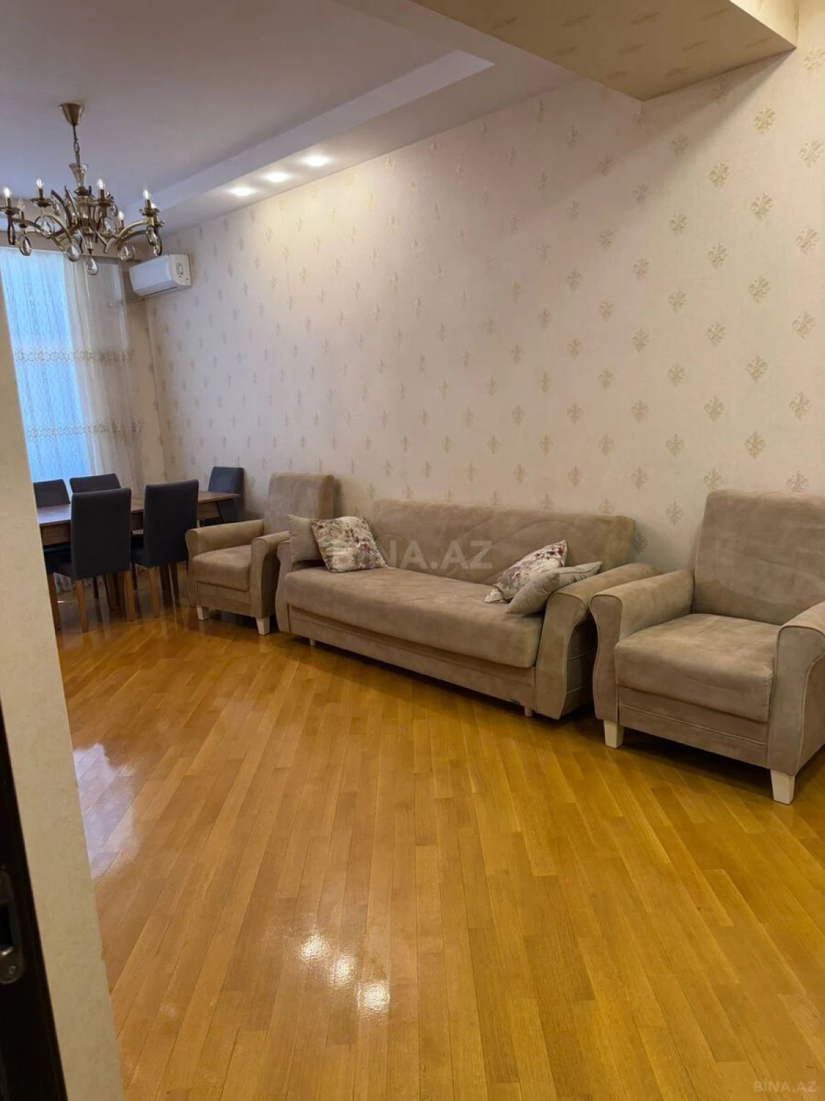 Kirayə verilir 2 otaqlı mənzil 96 m²