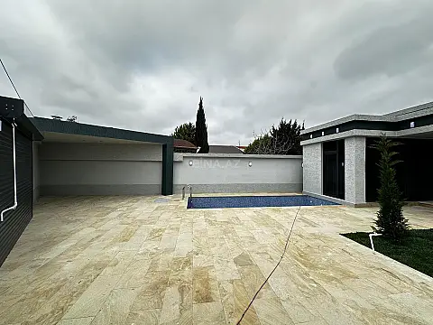 Satılır 4 otaqlı həyət evi 150 m²