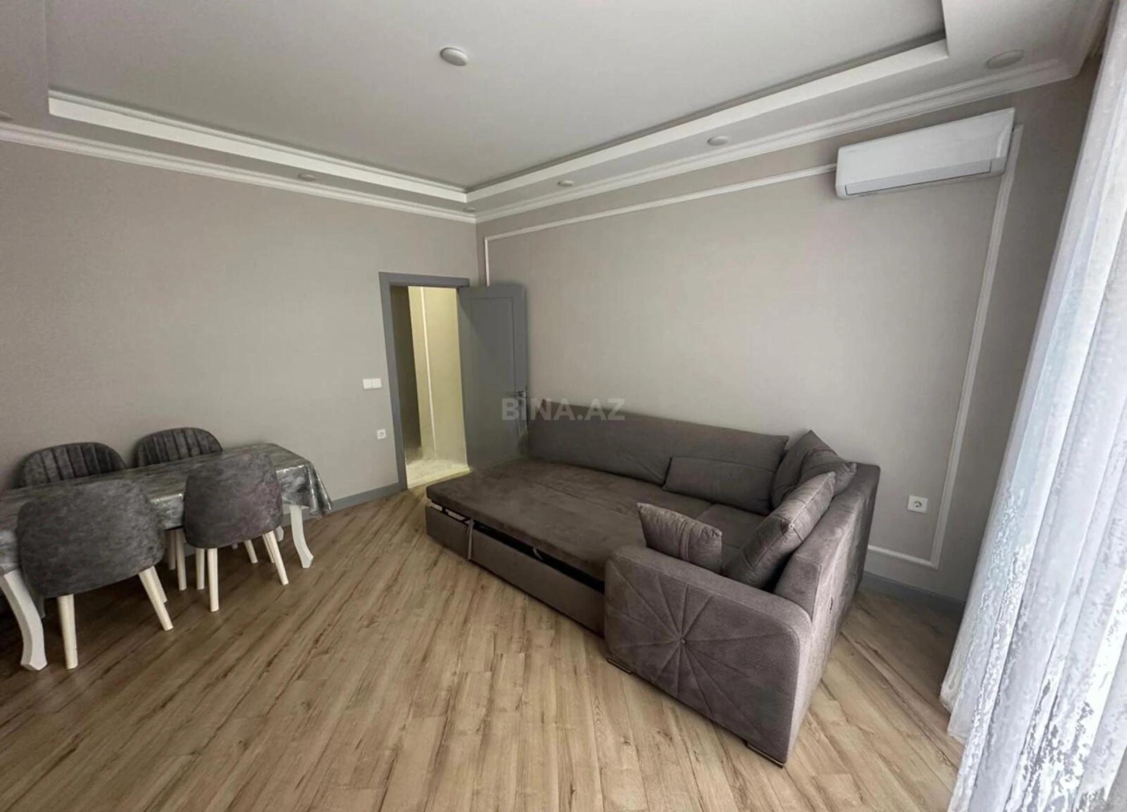 Satılır 2 otaqlı mənzil 82 m²